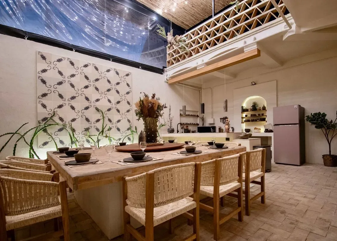 Stylish 6BR with Lovely Terrace