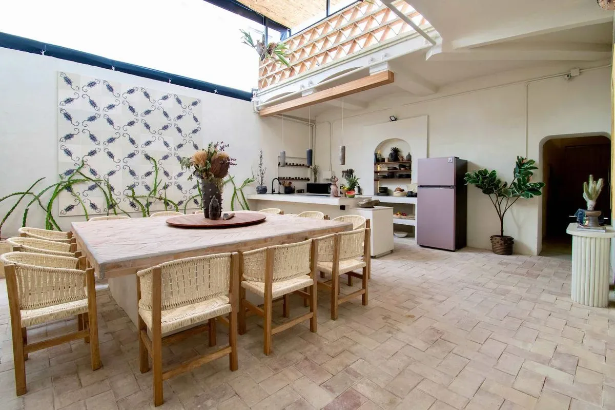 Stylish 6BR with Lovely Terrace