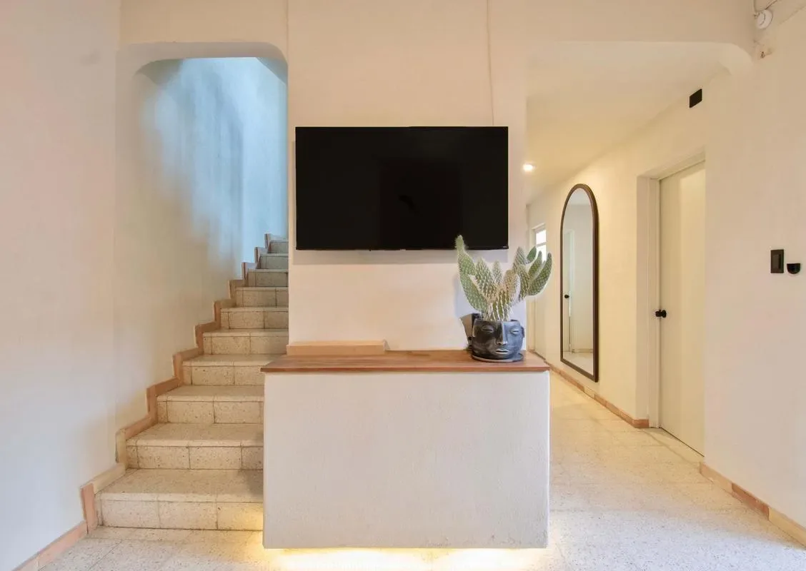 Stylish 6BR with Lovely Terrace