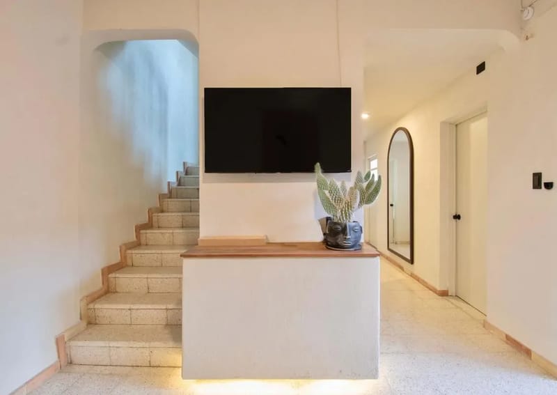 Stylish 6BR with Lovely Terrace