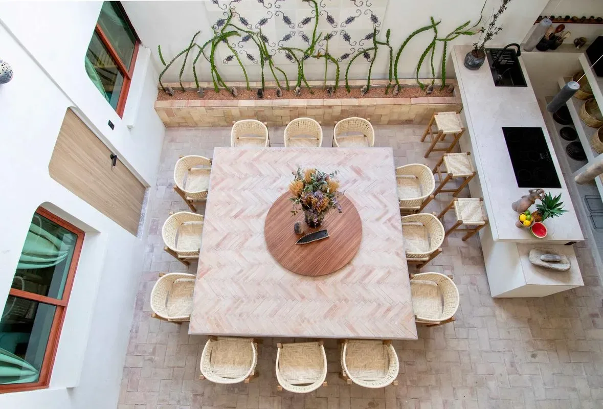 Stylish 6BR with Lovely Terrace