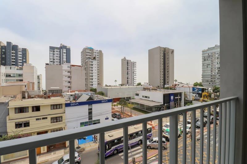 Chic & Inviting 2BR w/ Balcony in Miraflores