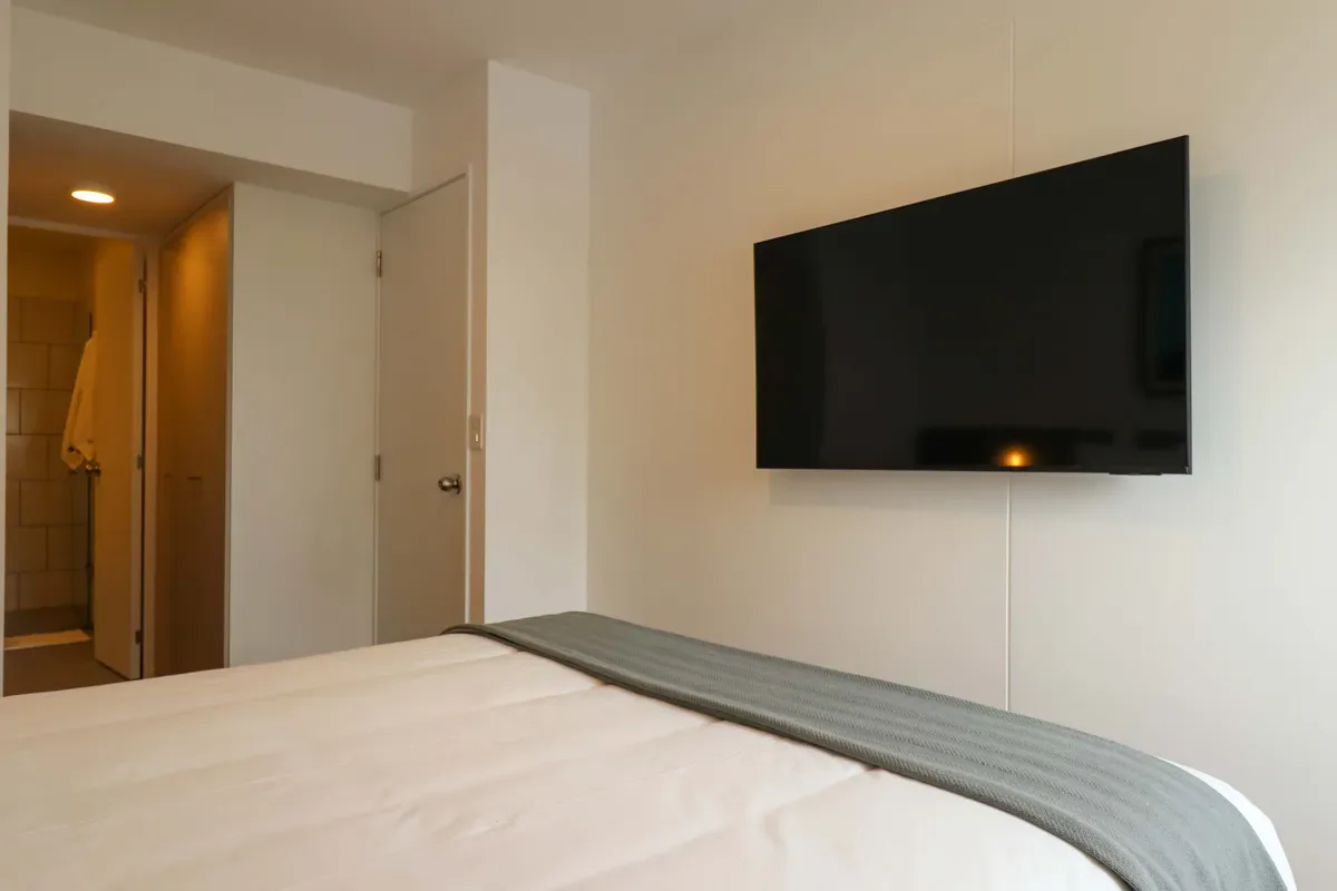 Chic & Inviting 2BR w/ Balcony in Miraflores