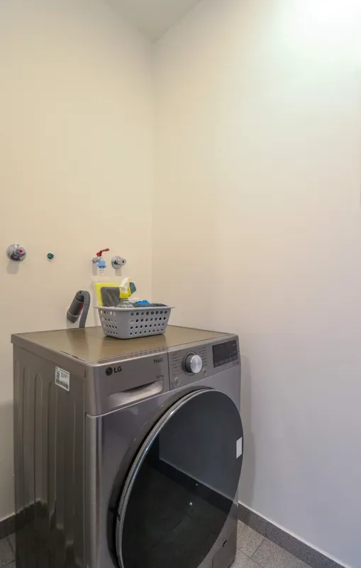 Chic & Inviting 2BR w/ Balcony in Miraflores