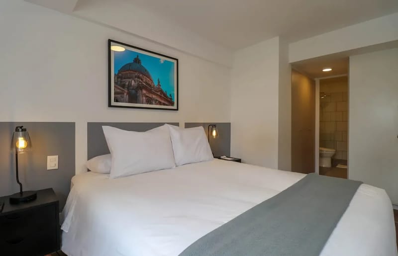 Chic & Inviting 2BR w/ Balcony in Miraflores