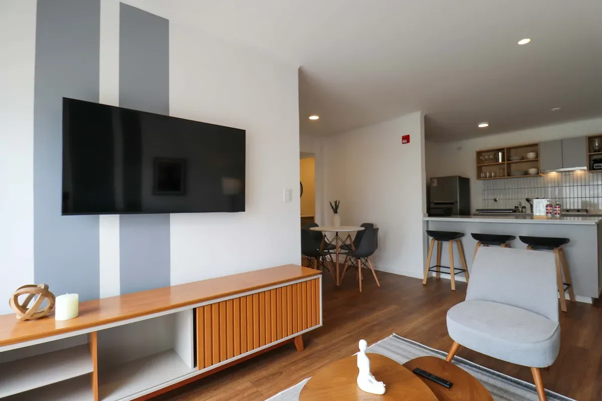 Chic & Inviting 2BR w/ Balcony in Miraflores