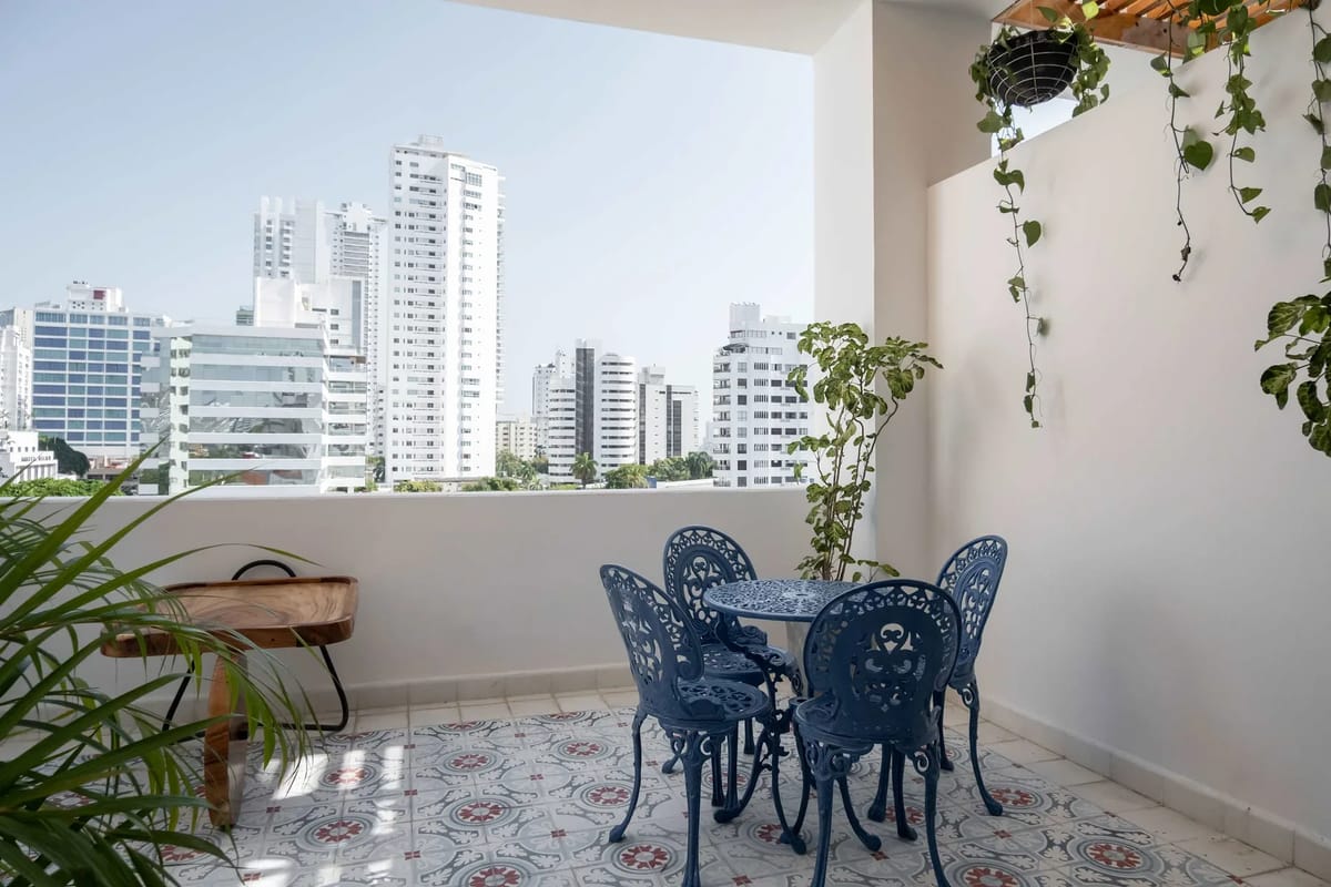 Enchanting Loft w/ Balcony in Bocagrande