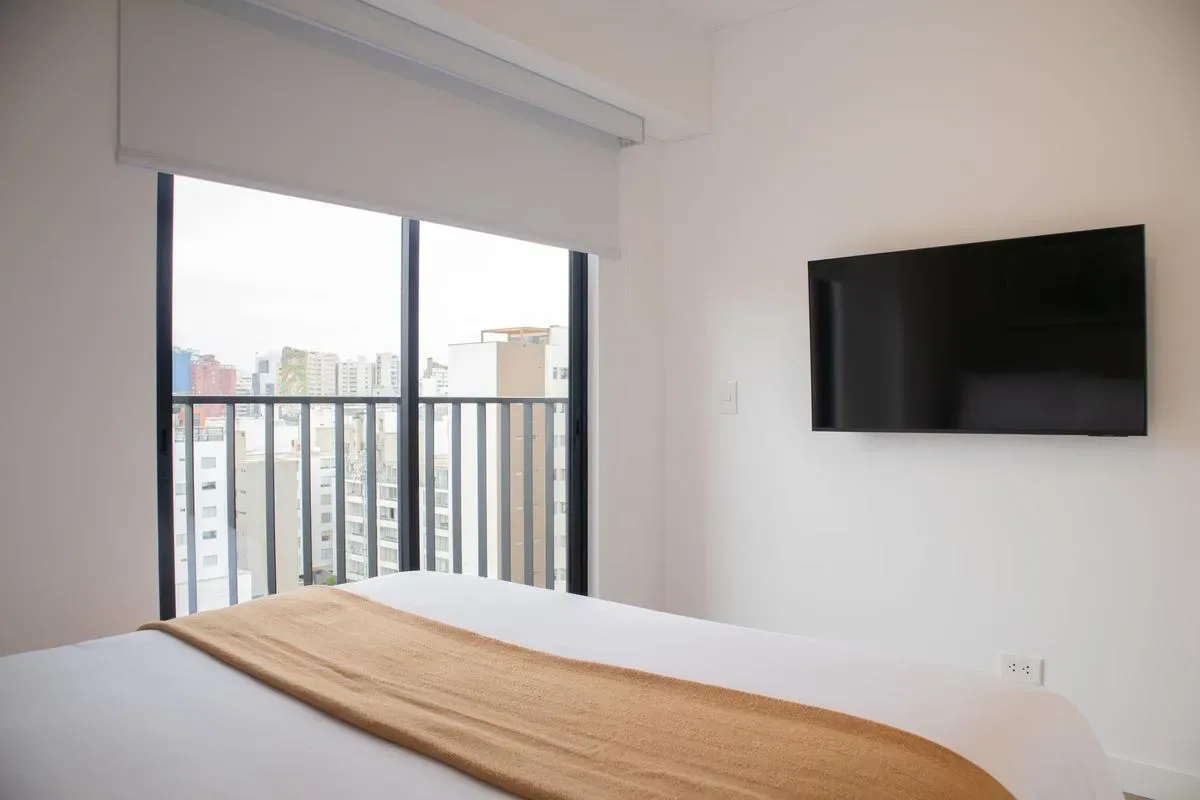 Amazing 3BR w/ Balcony in Miraflores