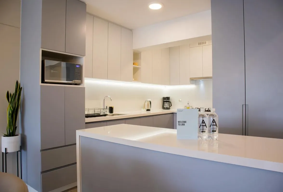 Amazing 3BR w/ Balcony in Miraflores