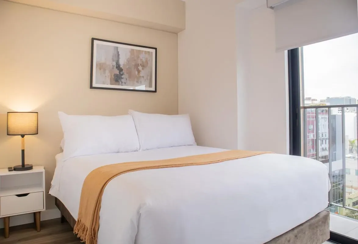 Amazing 3BR w/ Balcony in Miraflores