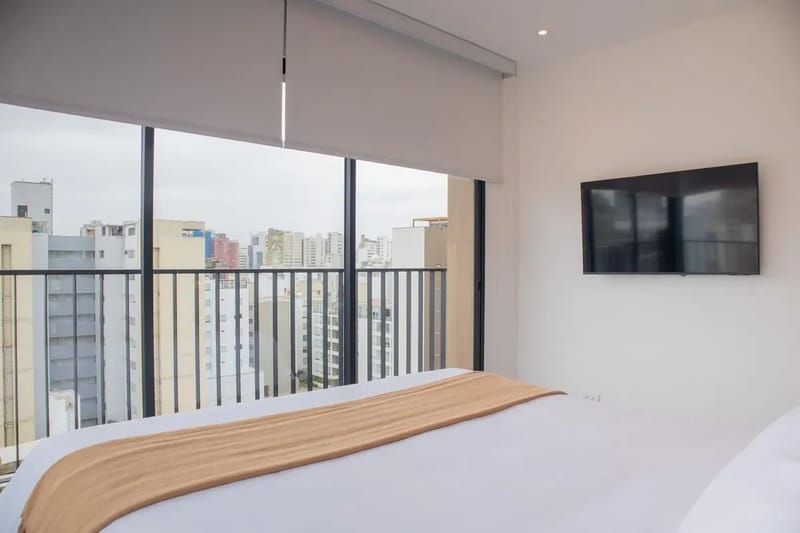Amazing 3BR w/ Balcony in Miraflores
