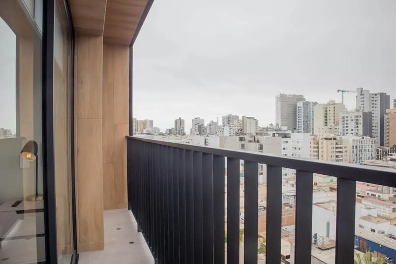 Amazing 3BR w/ Balcony in Miraflores
