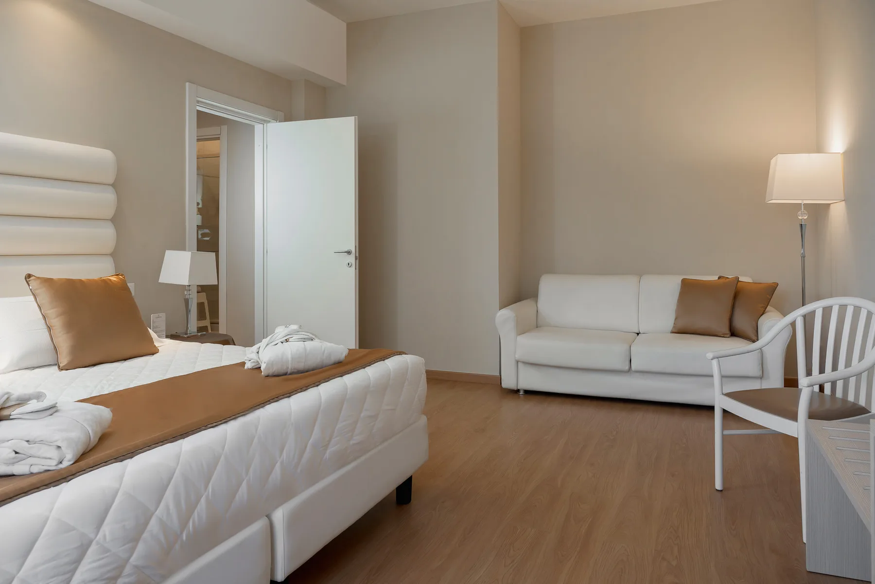 Habitación familiar con vistas al jardín