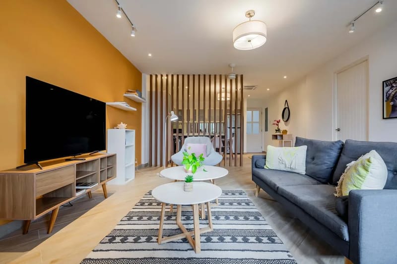 Luxury 1BR in Casco Antiguo w/ Balcony & View
