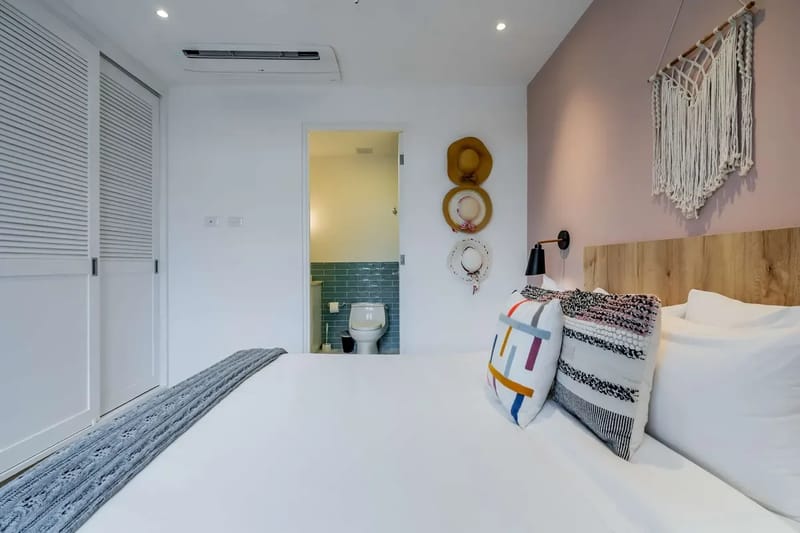 Luxury 1BR in Casco Antiguo w/ Balcony & View
