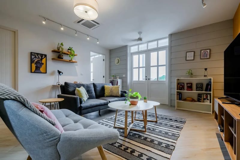 Luxury 1BR in Casco Antiguo w/ Balcony & View