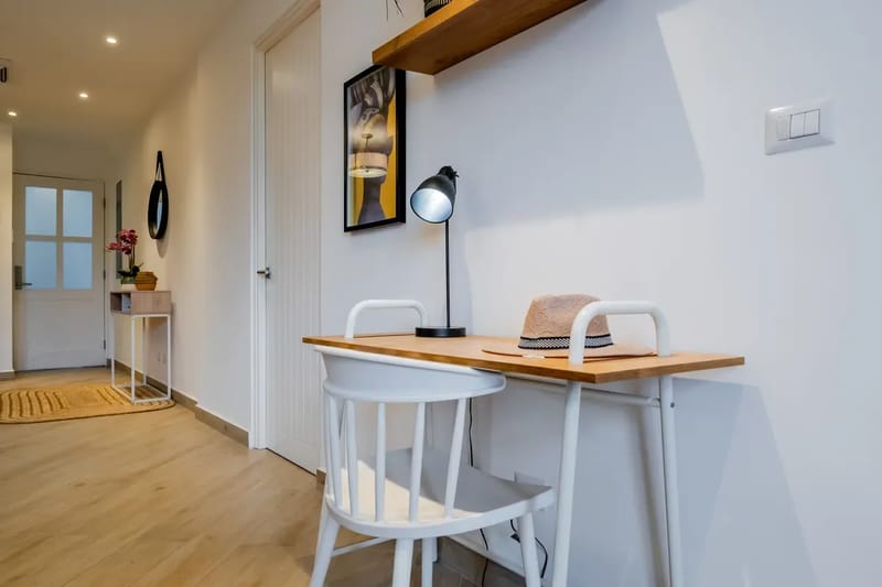 Luxury 1BR in Casco Antiguo w/ Balcony & View