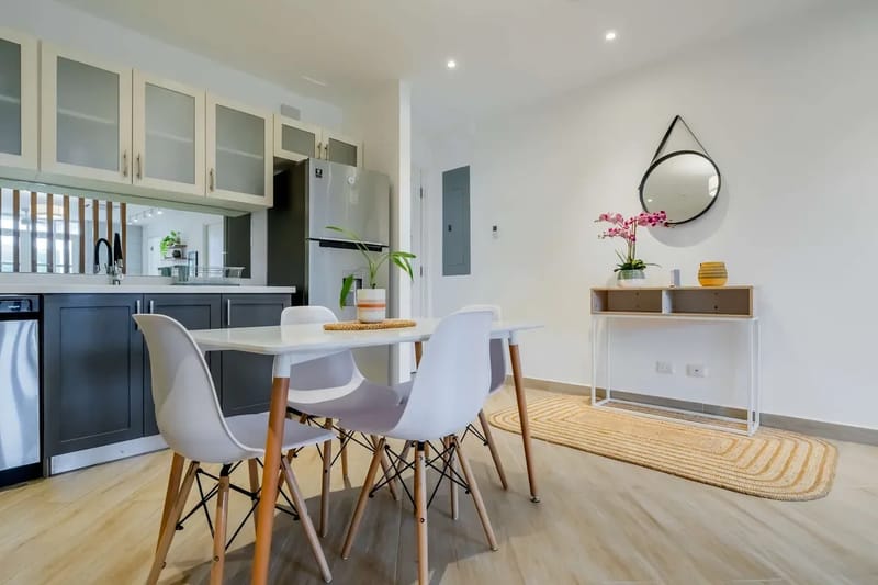 Luxury 1BR in Casco Antiguo w/ Balcony & View
