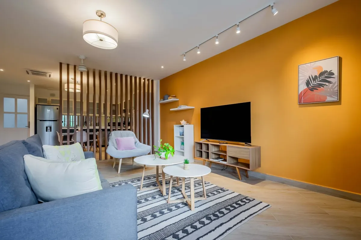 Luxury 1BR in Casco Antiguo w/ Balcony & View