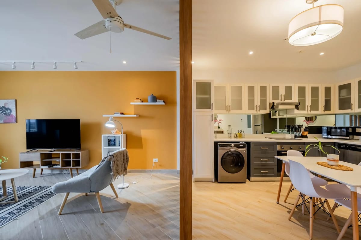 Luxury 1BR in Casco Antiguo w/ Balcony & View