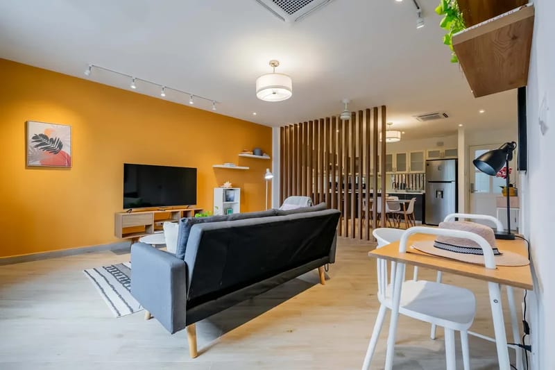 Luxury 1BR in Casco Antiguo w/ Balcony & View