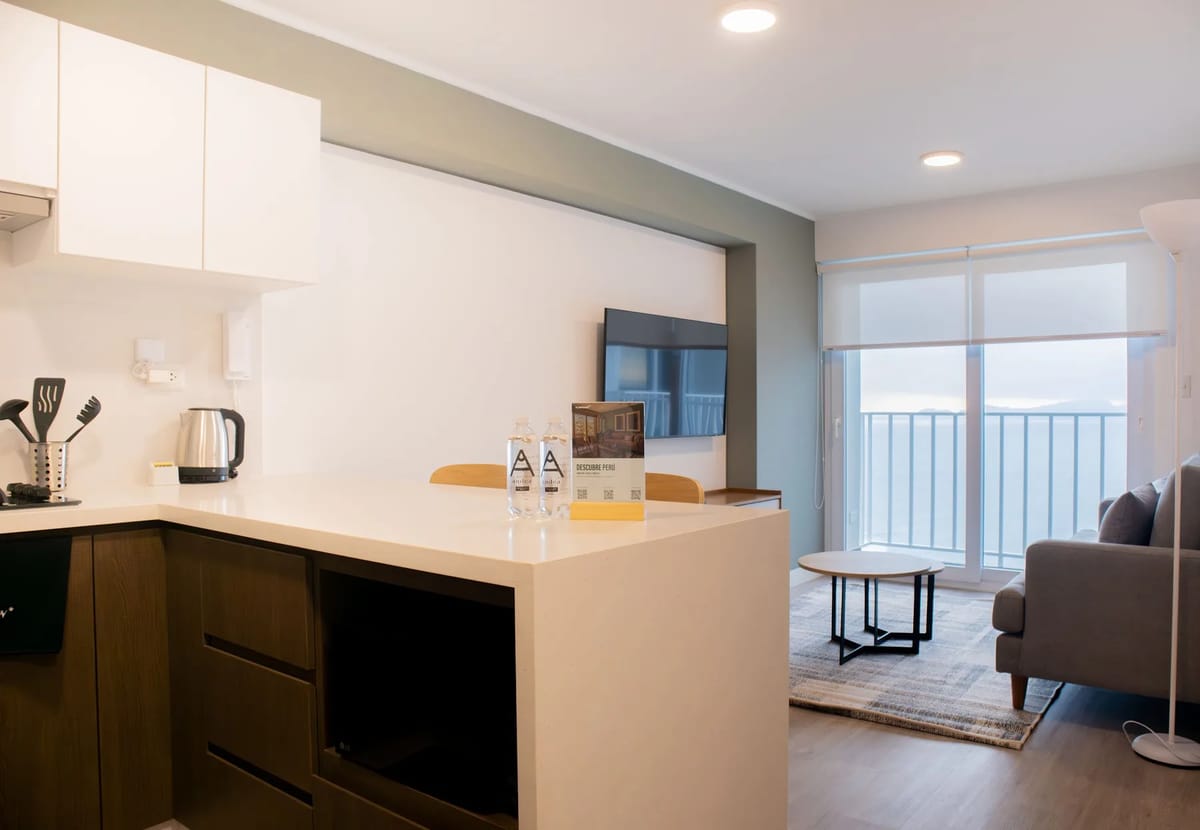 Oceanview 1BR Apartment w/ Balcony in Barranco