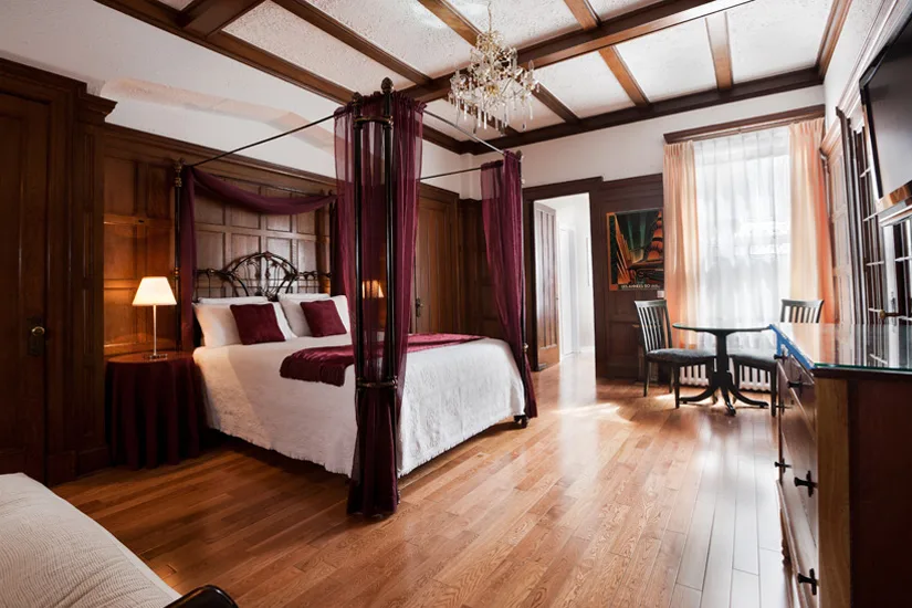 Guest room