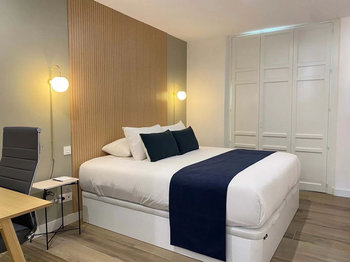 Stylish 2BR w/ Sunny Terrace in Chueca