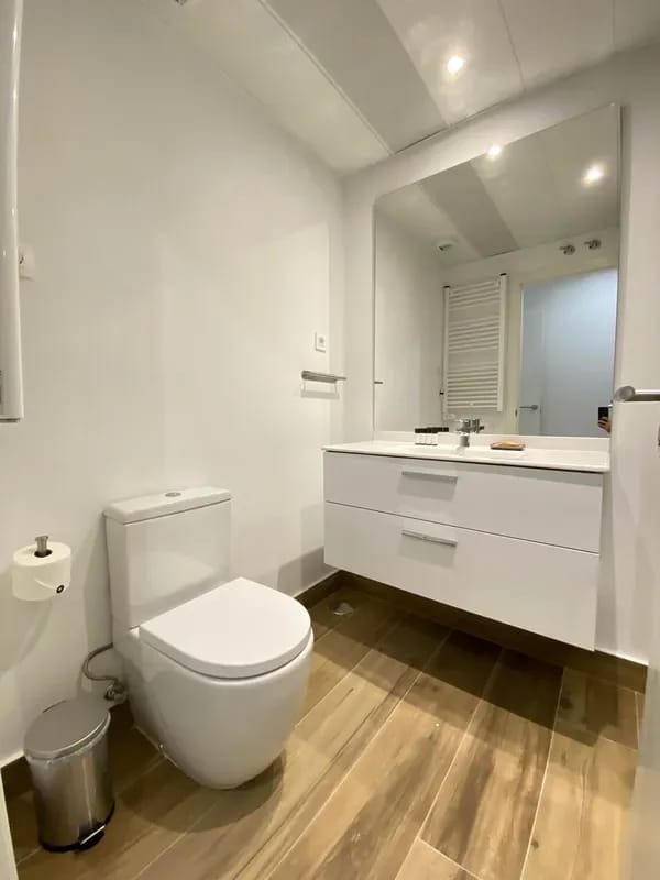 Stylish 2BR w/ Sunny Terrace in Chueca