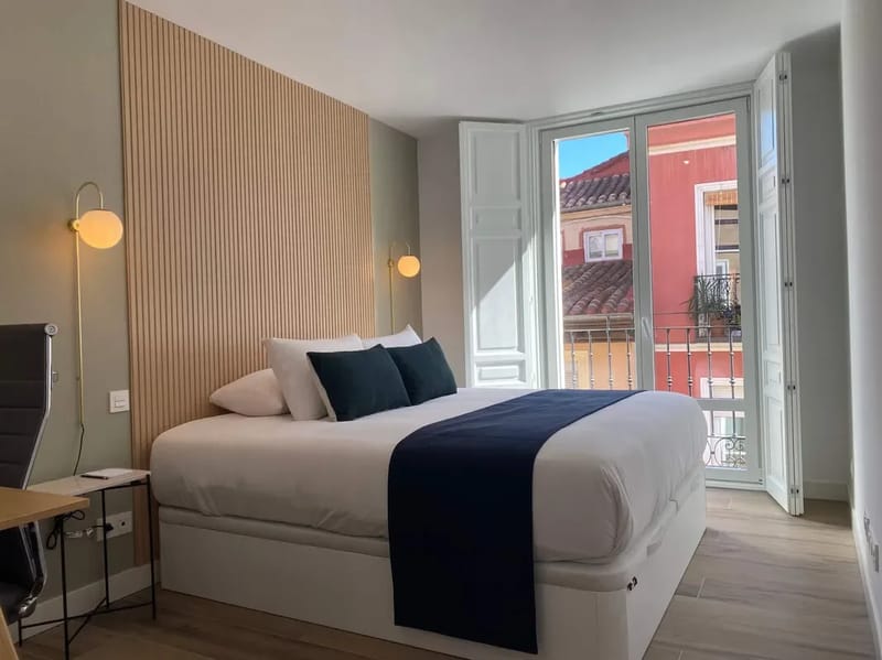 Stylish 2BR w/ Sunny Terrace in Chueca