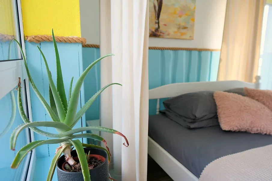 Wirkes' hotel room