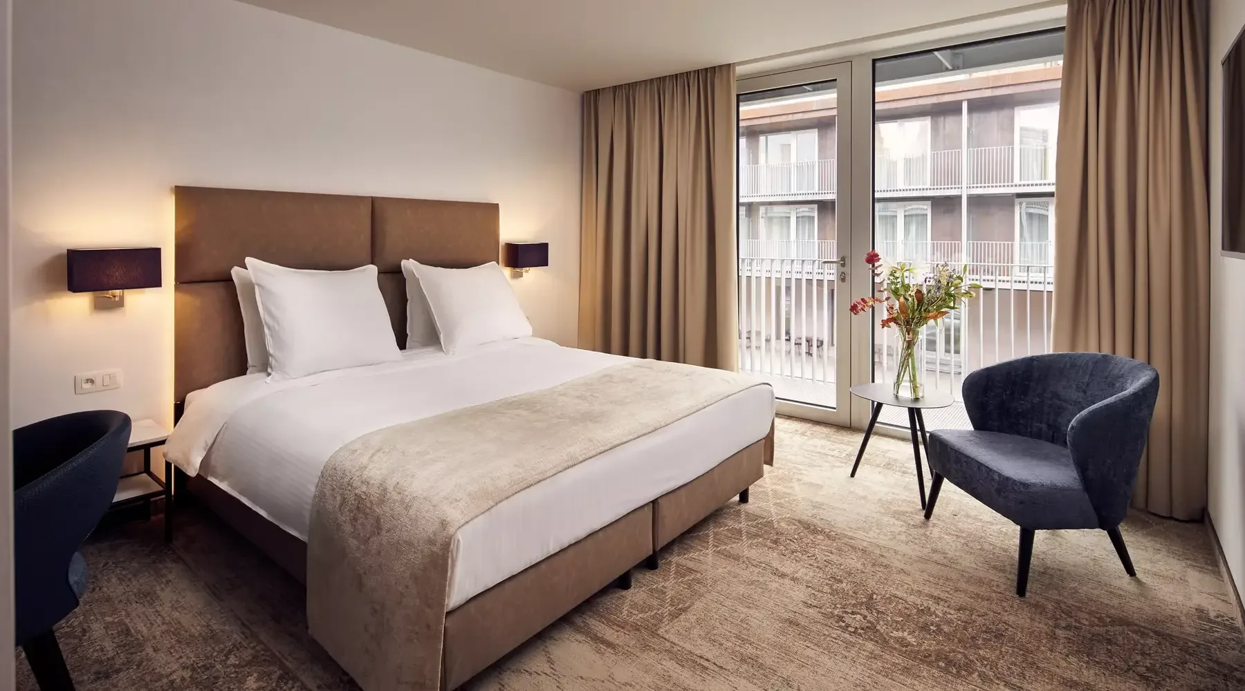 Poolview room