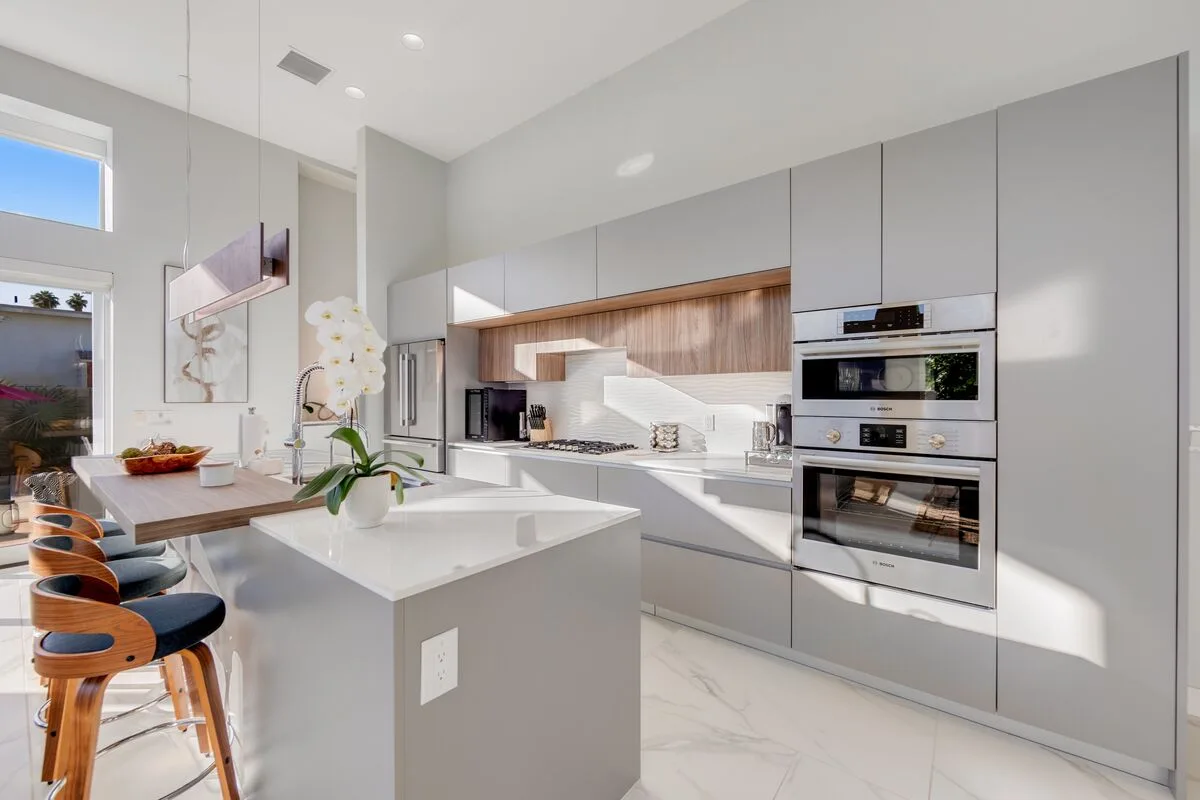 Modern Distinction in South Palm Springs - 3922