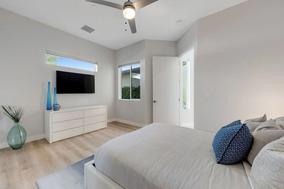 Modern Distinction in South Palm Springs - 3922