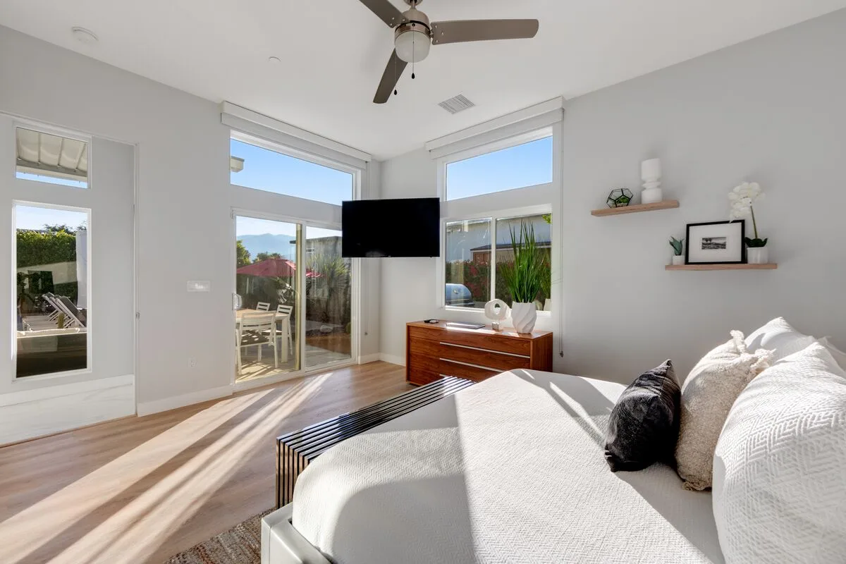 Modern Distinction in South Palm Springs - 3922