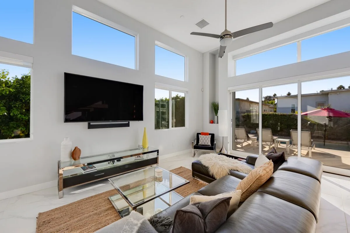 Modern Distinction in South Palm Springs - 3922