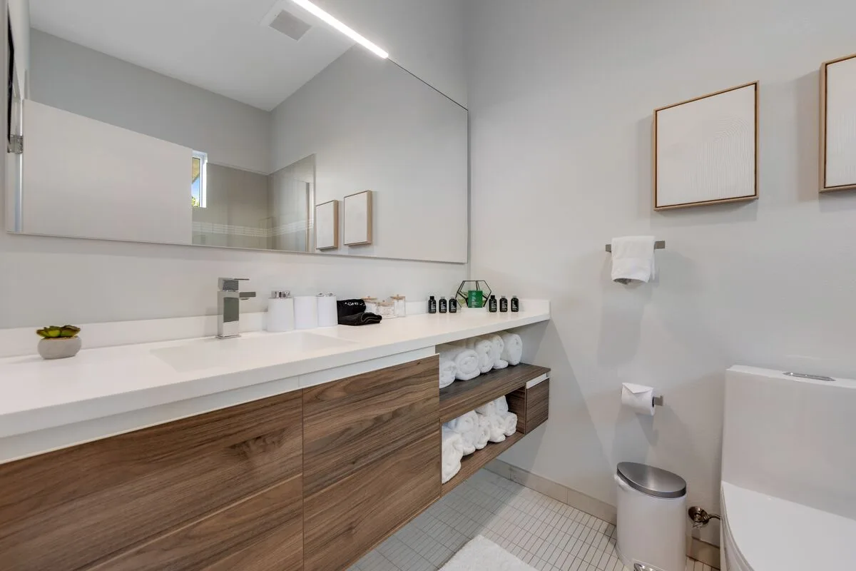 Modern Distinction in South Palm Springs - 3922