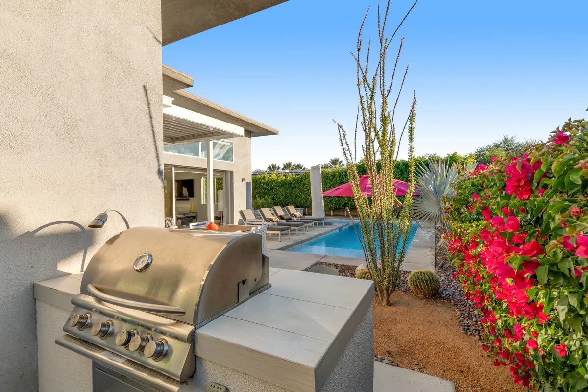 Modern Distinction in South Palm Springs - 3922
