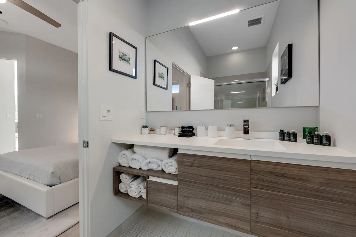 Modern Distinction in South Palm Springs - 3922