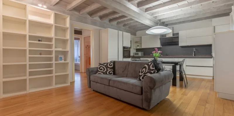 GuestHost - Heart of Ferrara's History Apartment