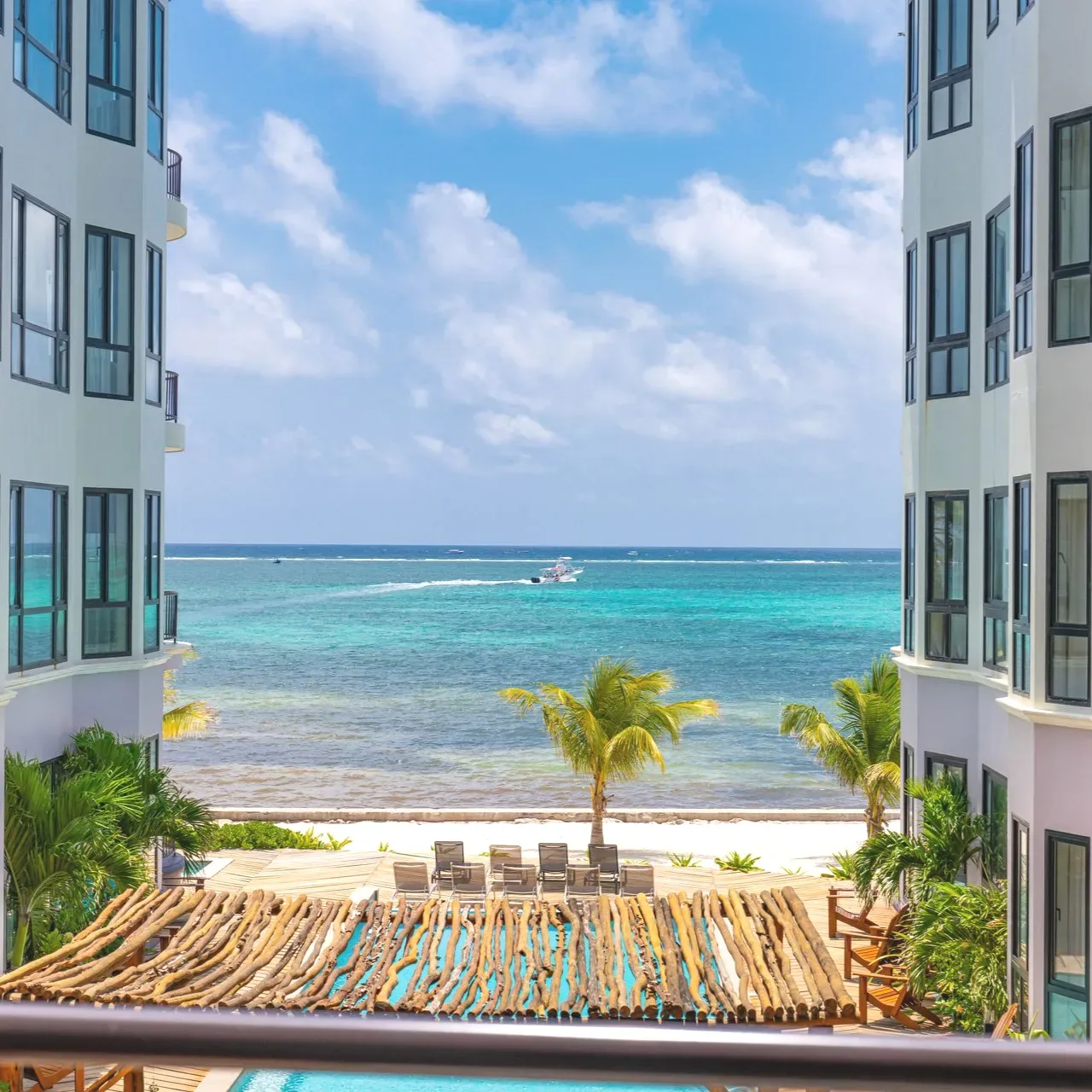 Diamanté Beachfront Suites Belize