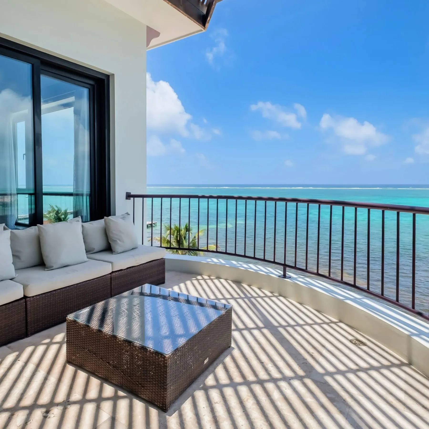 Diamanté Beachfront Suites Belize