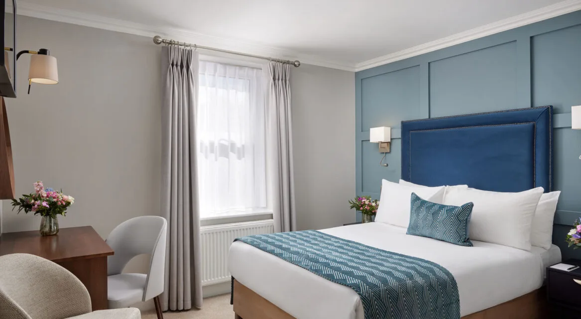 Sandymount Hotel bedroom