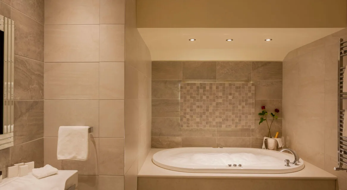Penthouse Suite bathroom