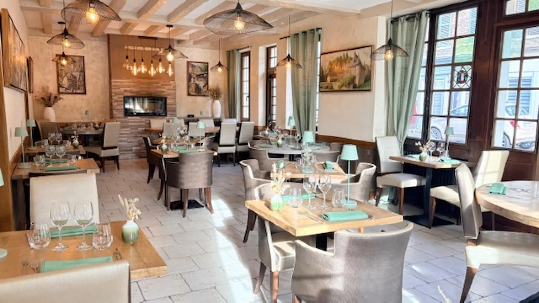 Restaurant dining room