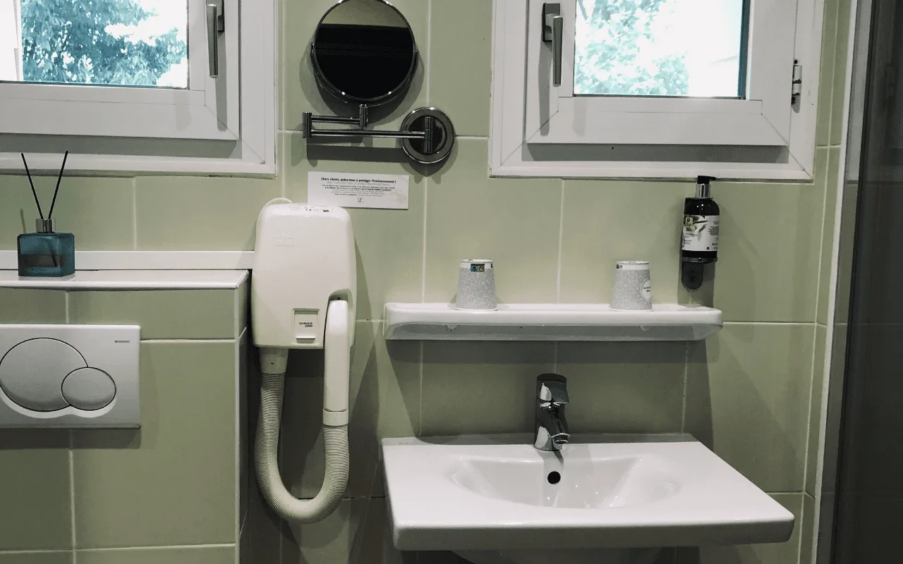 Comfort room