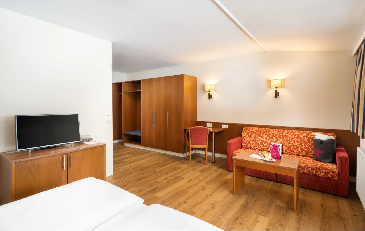 Standard double-room seating
