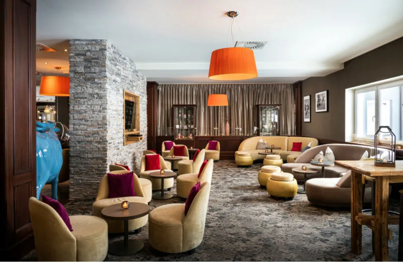 Bar lounge
