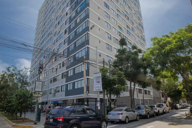 Alluring 2BR w/ Balcony in Barranco