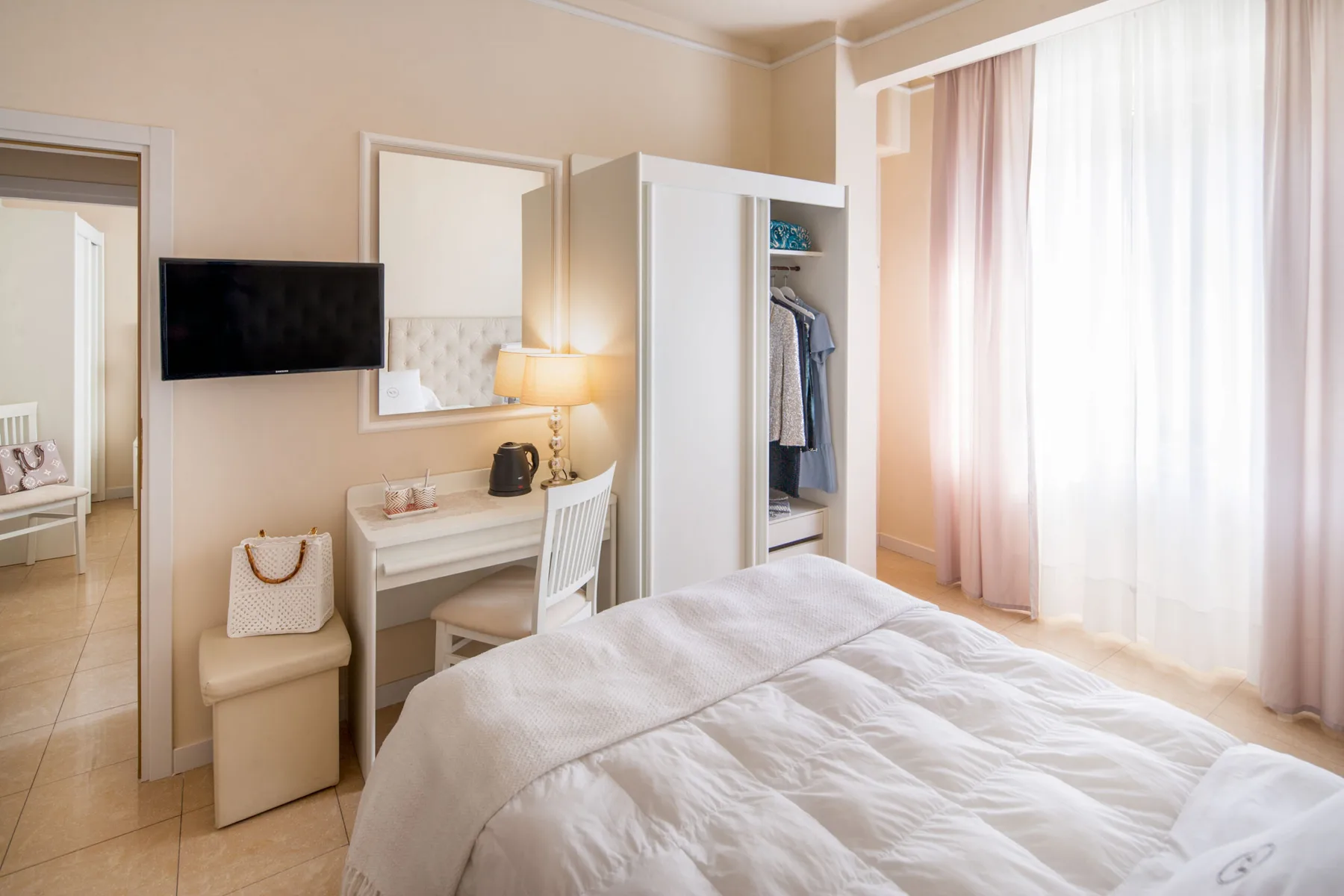 Guest room